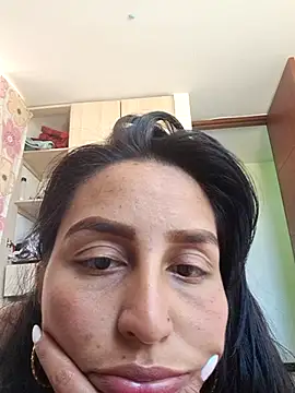 Snapshot of LunaRouuse_ chatting on 02-27-26, 02:06 LunaRouuse online show from 02-27-26, 02:06