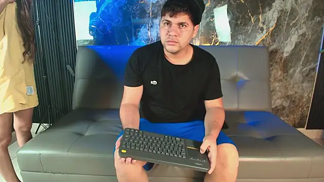 Snapshot of uncontrolled_fire chatting on 03-08-26, 07:39 uncontrolled fire online show from 03-08-26, 07:39