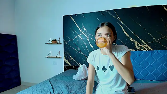 Snapshot of uncontrolled_fire chatting on 03-14-26, 07:30 uncontrolled fire online show from 03-14-26, 07:30