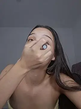 Snapshot of uncontrolled_fire chatting on 05-11-26, 08:28 uncontrolled fire online show from 05-11-26, 08:28