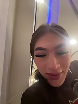 lizz lunna online show from 04-28-26, 03:44