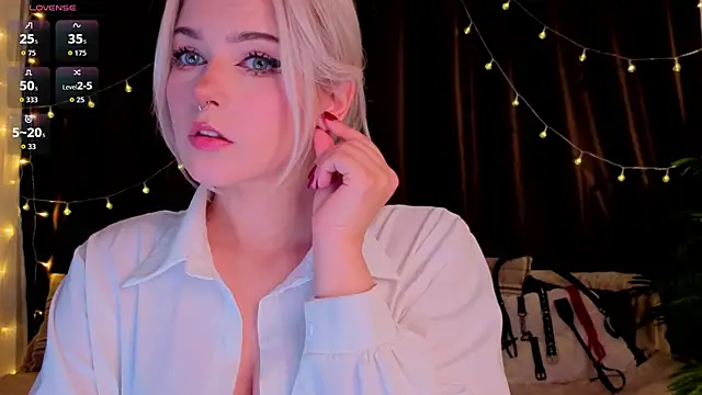 ShyniAlice online show from 04-25-26, 02:58