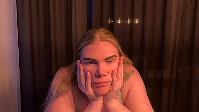 SexyBlondJoanna online show from 03-12-26, 06:14