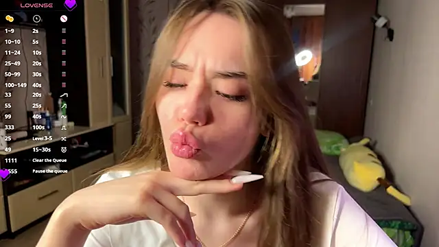 Snapshot of LubaSeirers chatting on 03-04-26, 03:29 LubaSeirers online show from 03-04-26, 03:29