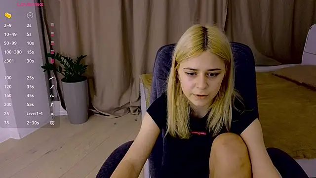 Snapshot of ApheliaStar chatting on 01-10-26, 04:53 ApheliaStar online show from 01-10-26, 04:53