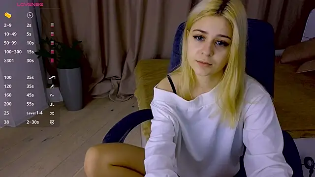 Snapshot of ApheliaStar chatting on 01-14-26, 04:23 ApheliaStar online show from 01-14-26, 04:23