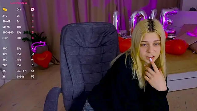 Snapshot of ApheliaStar chatting on 02-06-26, 03:48 ApheliaStar online show from 02-06-26, 03:48