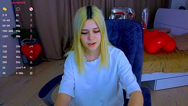 Snapshot of ApheliaStar chatting on 02-10-26, 03:49 ApheliaStar online show from 02-10-26, 03:49