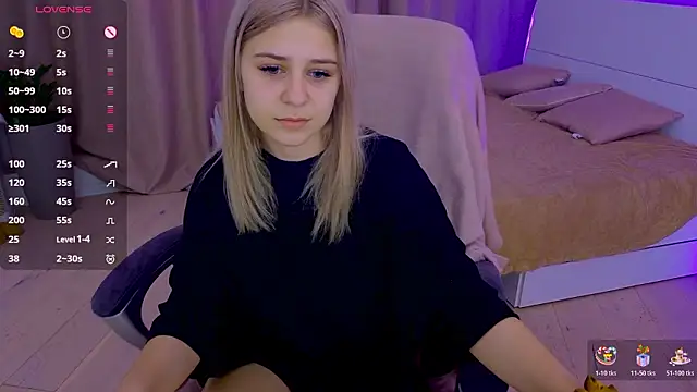 Snapshot of ApheliaStar chatting on 02-27-26, 04:07 ApheliaStar online show from 02-27-26, 04:07