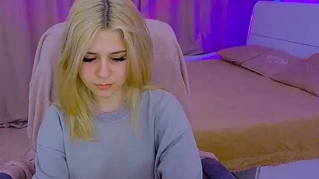 Snapshot of ApheliaStar chatting on 03-16-26, 04:11 ApheliaStar online show from 03-16-26, 04:11