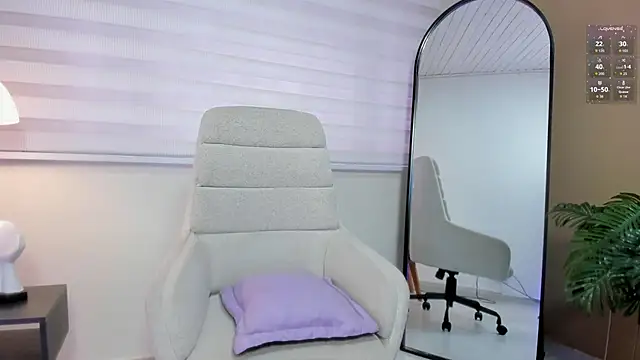 Lara reynolds  online show from 04-26-26, 02:48