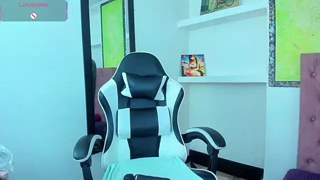 kittymiauu444 online show from 01-13-26, 07:41