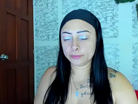 Snapshot of XXXStephanie_XXX chatting on 05-12-26, 10:51 XXXStephanie XXX online show from 05-12-26, 10:51