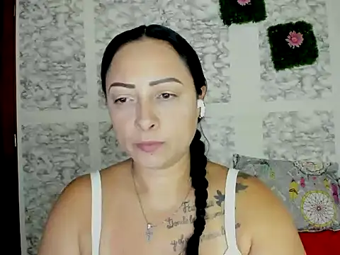 Snapshot of XXXStephanie_XXX chatting on 05-19-26, 10:05 XXXStephanie XXX online show from 05-19-26, 10:05