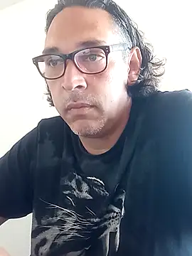 Snapshot of Big_vittollo chatting on 02-05-26, 02:33 Big vittollo online show from 02-05-26, 02:33