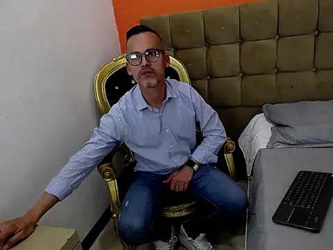 Oswalldo   online show from 02-04-26, 03:23