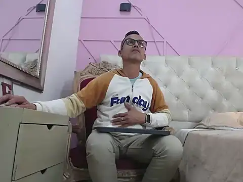 Oswalldo   online show from 02-08-26, 02:26