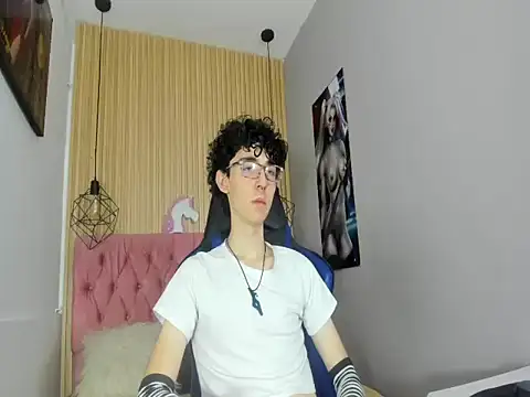 Snapshot of Syriussz chatting on 02-01-26, 07:23 Syriussz online show from 02-01-26, 07:23