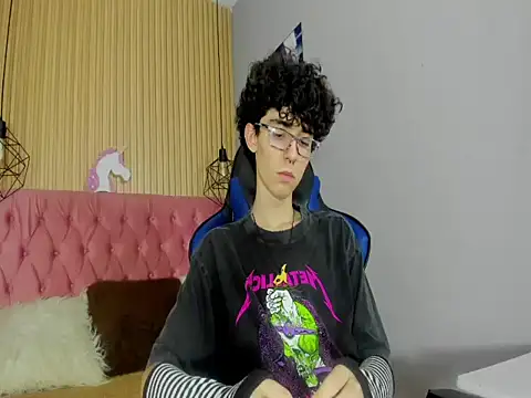 Snapshot of Syriussz chatting on 02-04-26, 07:20 Syriussz online show from 02-04-26, 07:20