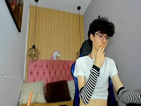 Snapshot of Syriussz chatting on 02-09-26, 07:29 Syriussz online show from 02-09-26, 07:29