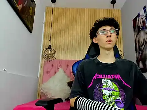 Snapshot of Syriussz chatting on 02-23-26, 07:22 Syriussz online show from 02-23-26, 07:22