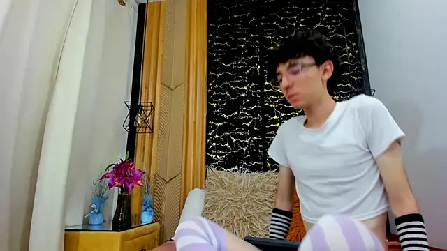 Snapshot of Syriussz chatting on 03-07-26, 07:33 Syriussz online show from 03-07-26, 07:33