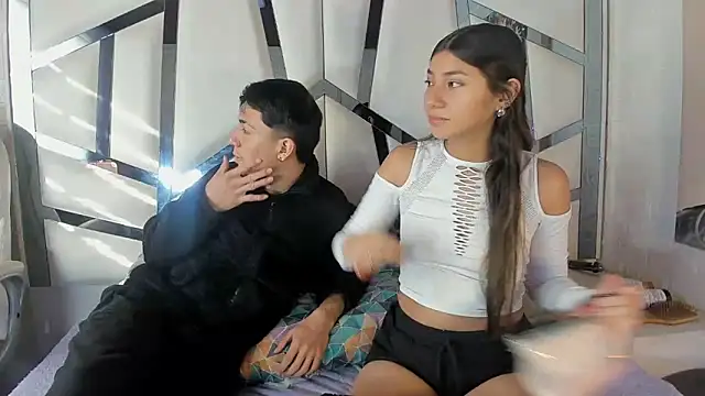 Snapshot of ScarlettAndLucas chatting on 02-11-26, 12:32 ScarlettAndLucas online show from 02-11-26, 12:32