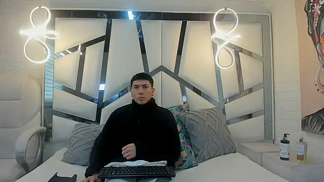 Snapshot of ScarlettAndLucas chatting on 03-02-26, 12:23 ScarlettAndLucas online show from 03-02-26, 12:23