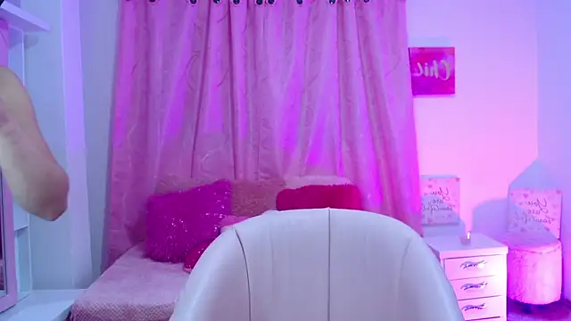 eimmy01 online show from 02-06-26, 04:06