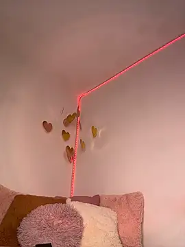 GiannaMagari online show from 03-12-26, 10:05