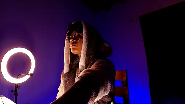 Canela Osada  online show from 04-25-26, 03:31