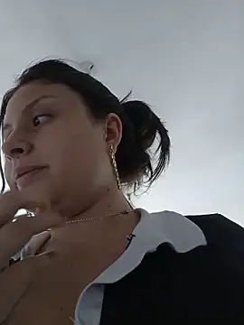 yessica gomez01 online show from 06-10-26, 06:40