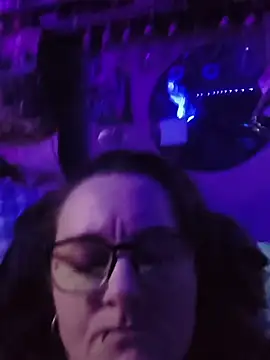 Snapshot of DisireAfterDark chatting on 03-05-26, 10:44 DisireAfterDark online show from 03-05-26, 10:44