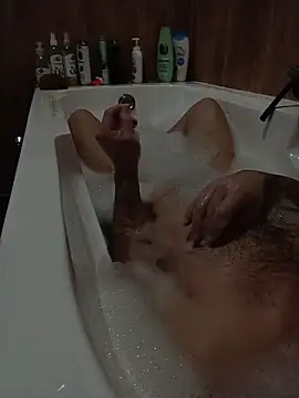 Snapshot of Masztisfiu2 chatting on 03-11-26, 06:08 Masztisfiu2 online show from 03-11-26, 06:08