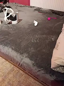 Snapshot of Masztisfiu2 chatting on 03-14-26, 11:21 Masztisfiu2 online show from 03-14-26, 11:21