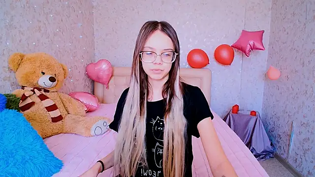 LolliStrawberry online show from 03-21-26, 04:06