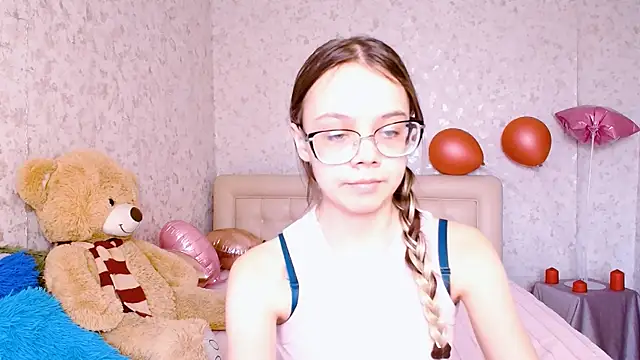 LolliStrawberry online show from 03-25-26, 02:17