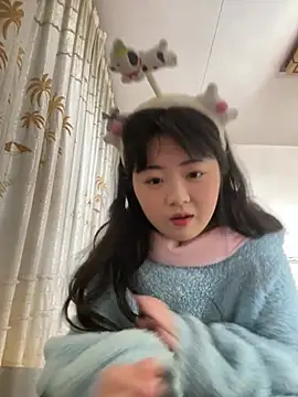 Snapshot of Mloy-01 chatting on 02-21-26, 05:52 Mloy-01 online show from 02-21-26, 05:52