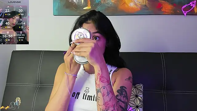 Snapshot of lilith_petit_ chatting on 01-16-26, 08:35 lilith petit online show from 01-16-26, 08:35