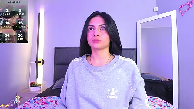 Snapshot of lilith_petit_ chatting on 03-06-26, 12:23 lilith petit online show from 03-06-26, 12:23