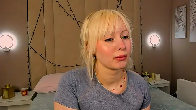 Snapshot of AdeleSilvy chatting on 05-07-26, 02:06 AdeleSilvy online show from 05-07-26, 02:06