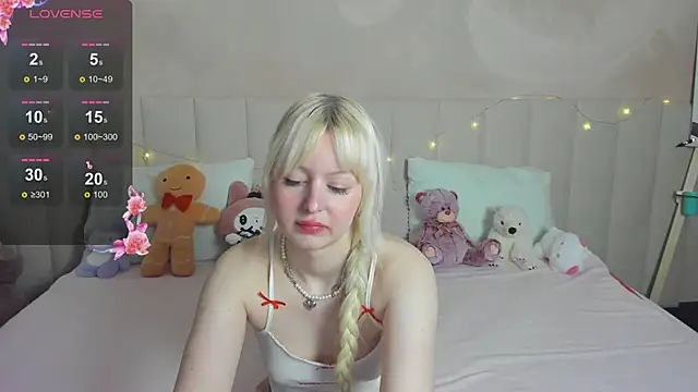 Snapshot of AdeleSilvy chatting on 06-01-26, 02:02 AdeleSilvy online show from 06-01-26, 02:02