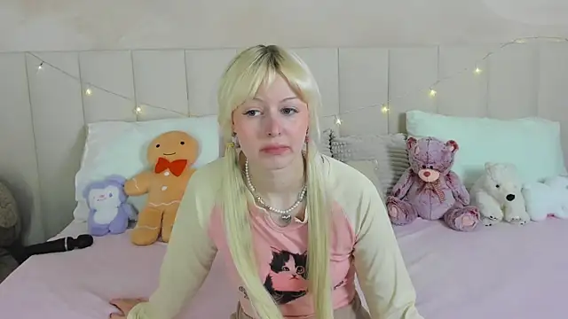 Snapshot of AdeleSilvy chatting on 06-02-26, 01:51 AdeleSilvy online show from 06-02-26, 01:51
