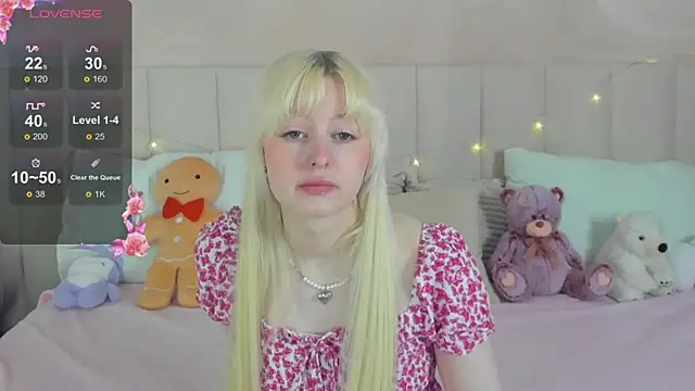 Snapshot of AdeleSilvy chatting on 06-06-26, 01:43 AdeleSilvy online show from 06-06-26, 01:43