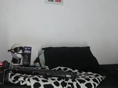 Snapshot of CherryH0ttie chatting on 05-27-26, 06:49 CherryH0ttie online show from 05-27-26, 06:49