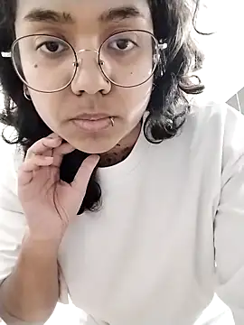 Snapshot of therealsun8 chatting on 02-11-26, 06:13 therealsun8 online show from 02-11-26, 06:13