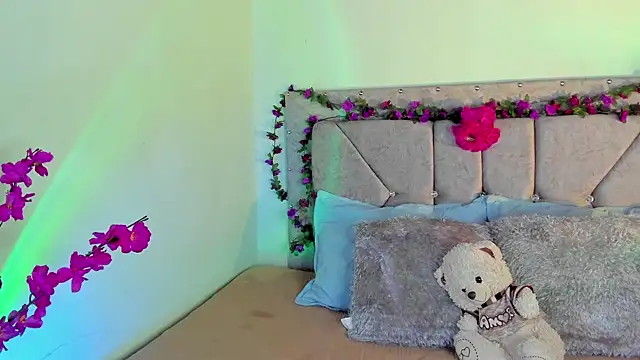 Britanny77 online show from 03-11-26, 06:03