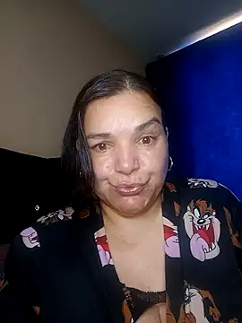 Snapshot of lee_hot chatting on 02-11-26, 06:02 lee hot online show from 02-11-26, 06:02