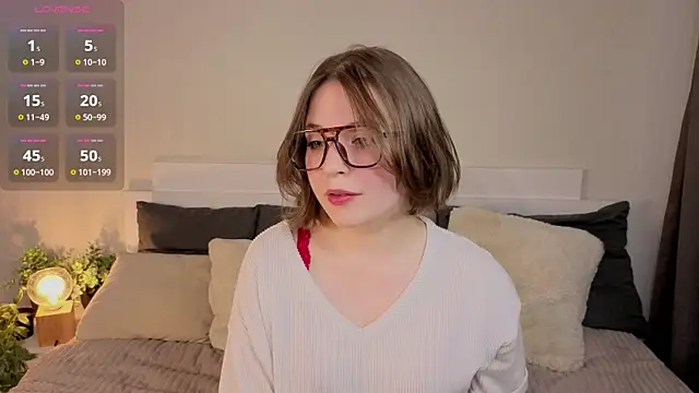 Next2Marie online show from 04-25-26, 05:21