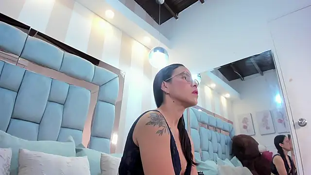 Snapshot of charolnox chatting on 02-12-26, 12:22 charolnox online show from 02-12-26, 12:22